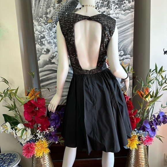 Vera Wang Dresses & Skirts - Vera WANG BLACK LACE SEQUINS FIT & FLARE DRESS SIZE 10